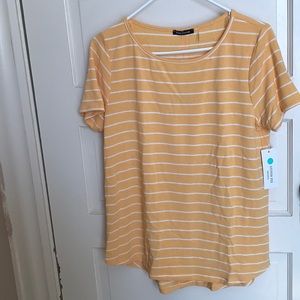 Daisee Button back detail knit top